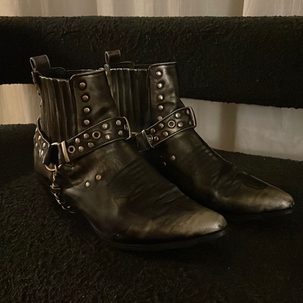 YRU boots
